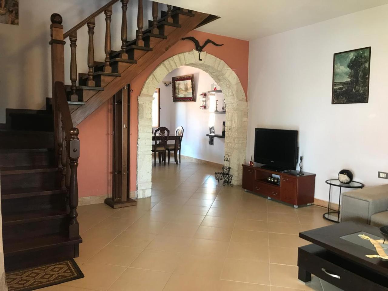 Villa Kolonja 사밀 외부 사진