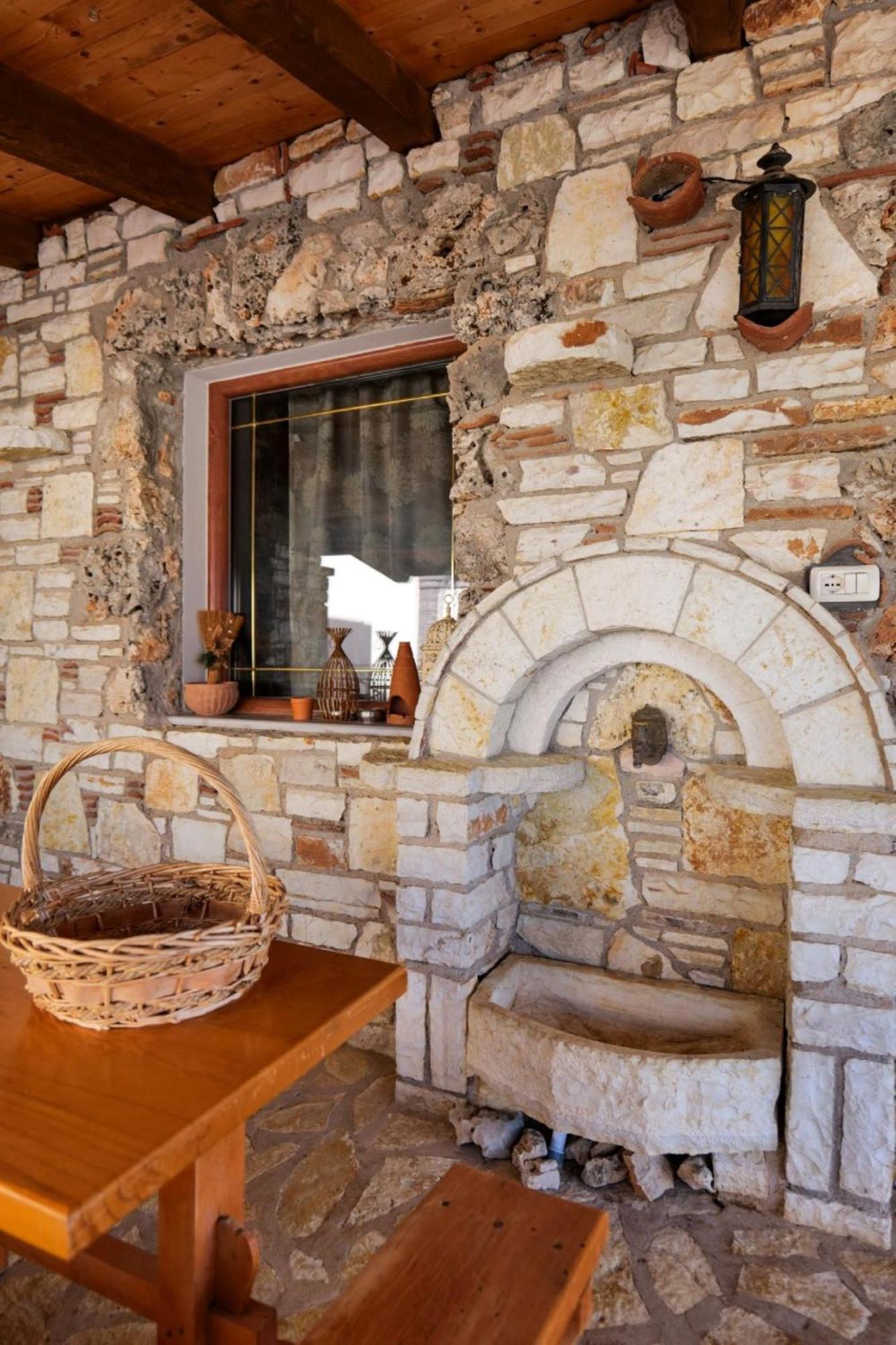 Villa Kolonja 사밀 외부 사진